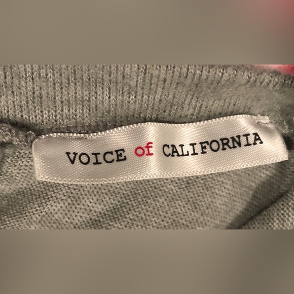 Voice of California soft celery colored lightweight sweater  Made in the USA - Picture 5 of 11